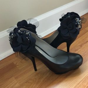 Nina ricci black pumps with flower size 38